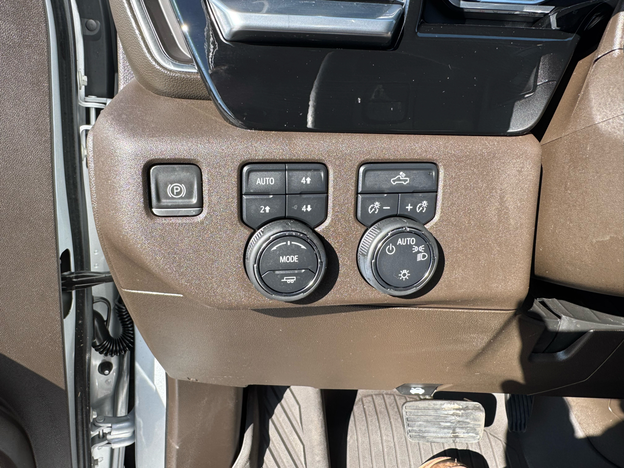 Chevrolet Silverado 1500 4WD Crew Cab 147" LT w/1LT 2022