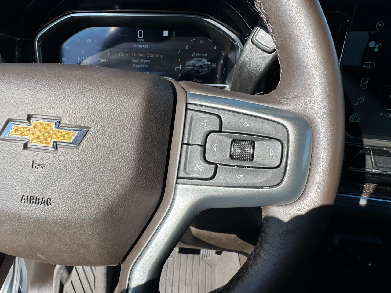 Chevrolet Silverado 1500 4WD Crew Cab 147" LT w/1LT 2022