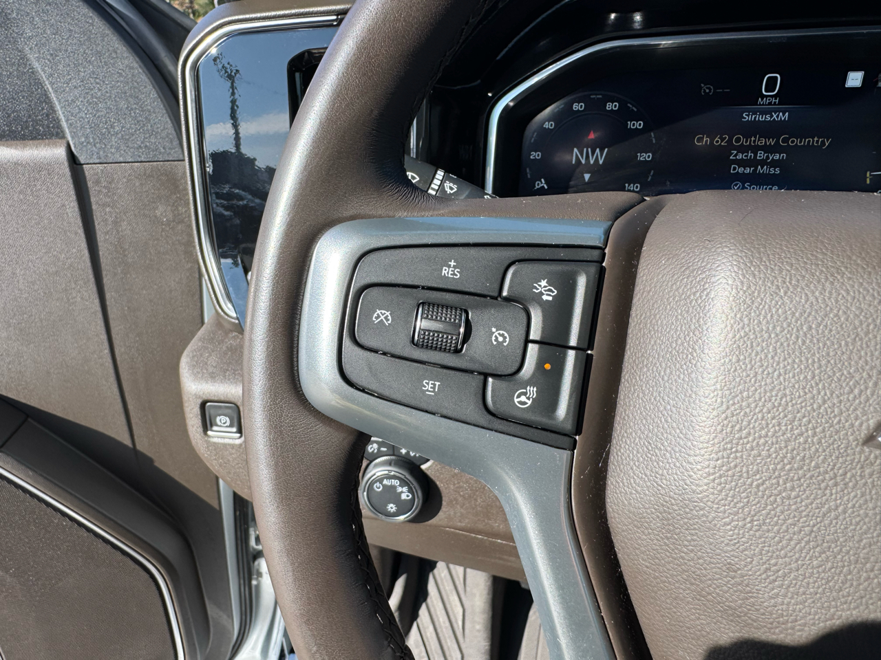 Chevrolet Silverado 1500 4WD Crew Cab 147" LT w/1LT 2022