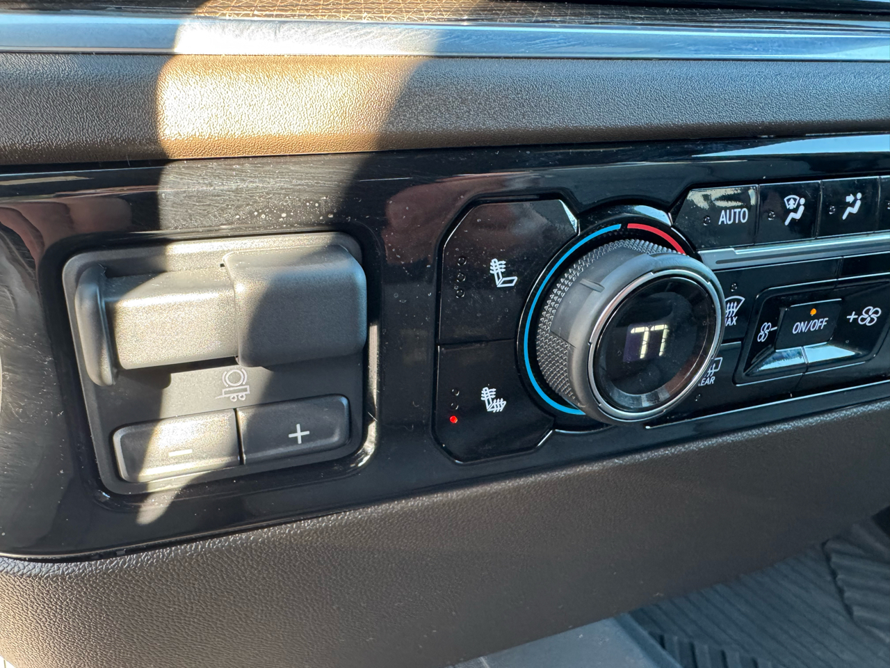 Chevrolet Silverado 1500 4WD Crew Cab 147" LT w/1LT 2022