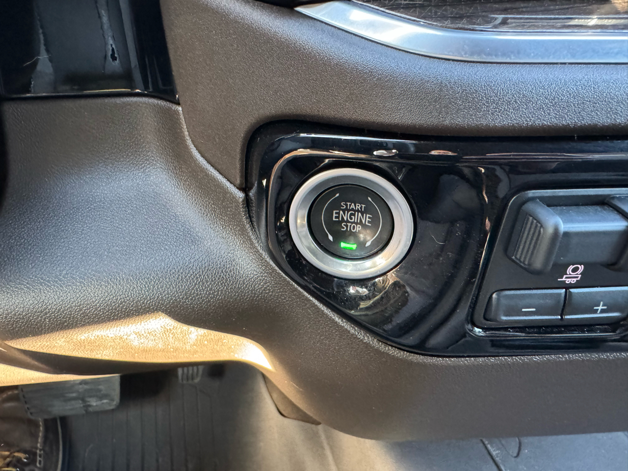 Chevrolet Silverado 1500 4WD Crew Cab 147" LT w/1LT 2022