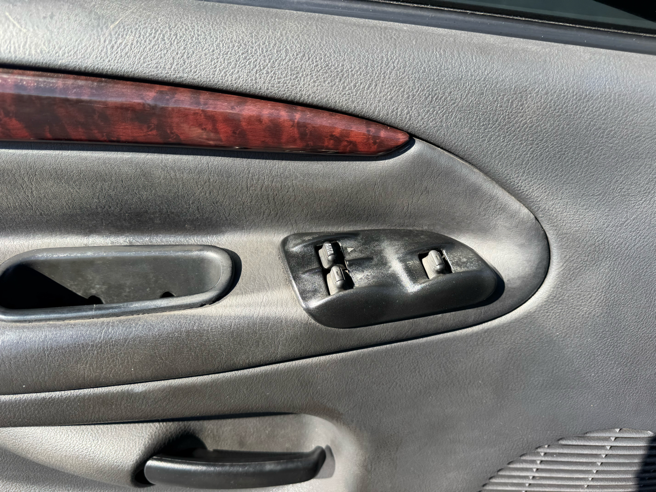 Dodge Ram 3500 4dr Quad Cab 155" WB DRW 4WD 2001