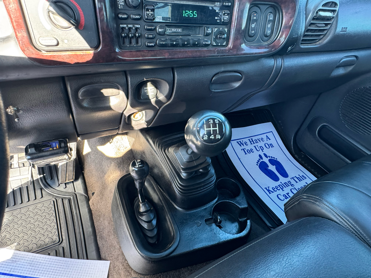 Dodge Ram 3500 4dr Quad Cab 155" WB DRW 4WD 2001