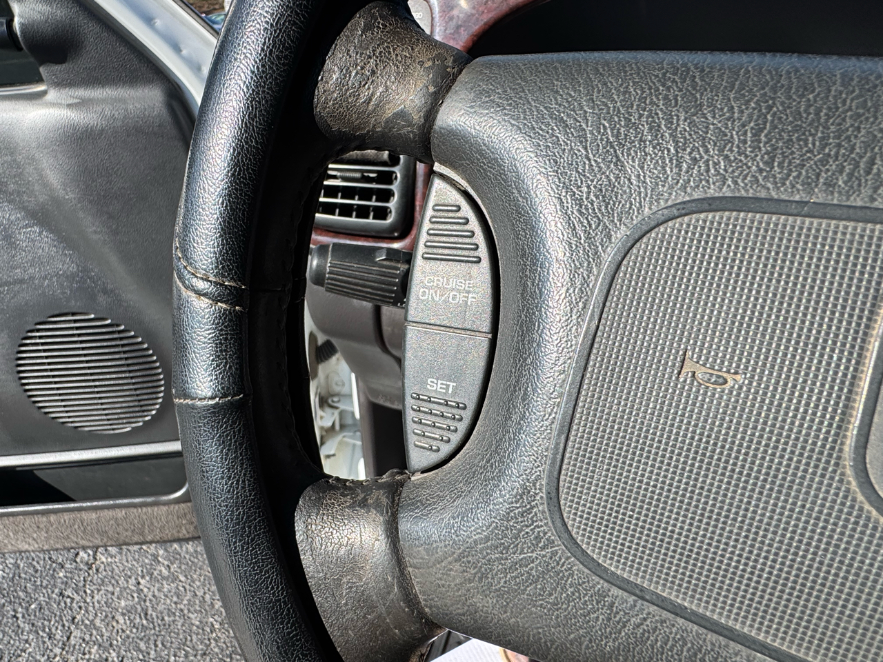 Dodge Ram 3500 4dr Quad Cab 155" WB DRW 4WD 2001