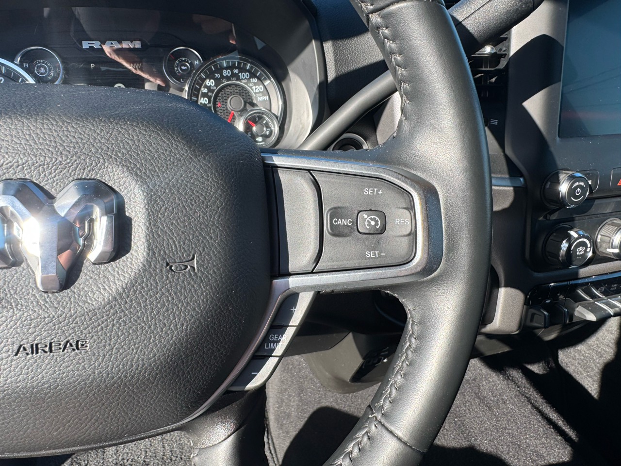 RAM 3500 Big Horn 4x4 Crew Cab 8' Box 2024