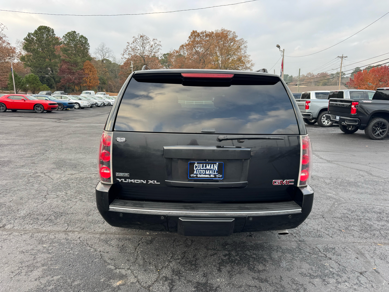 2011 Gmc Yukon XL 1500 Denali photo 4