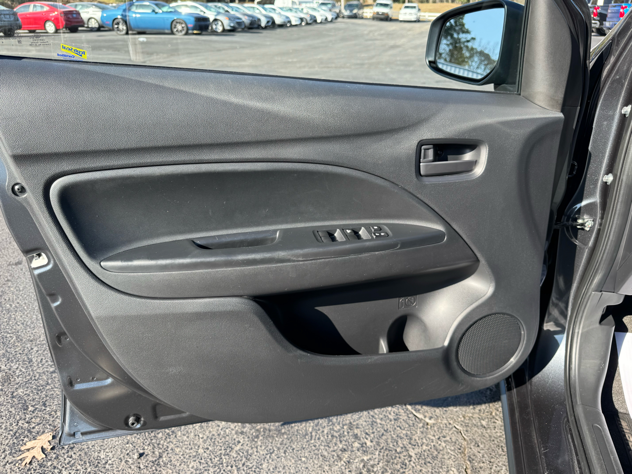 Mitsubishi Mirage ES CVT 2024