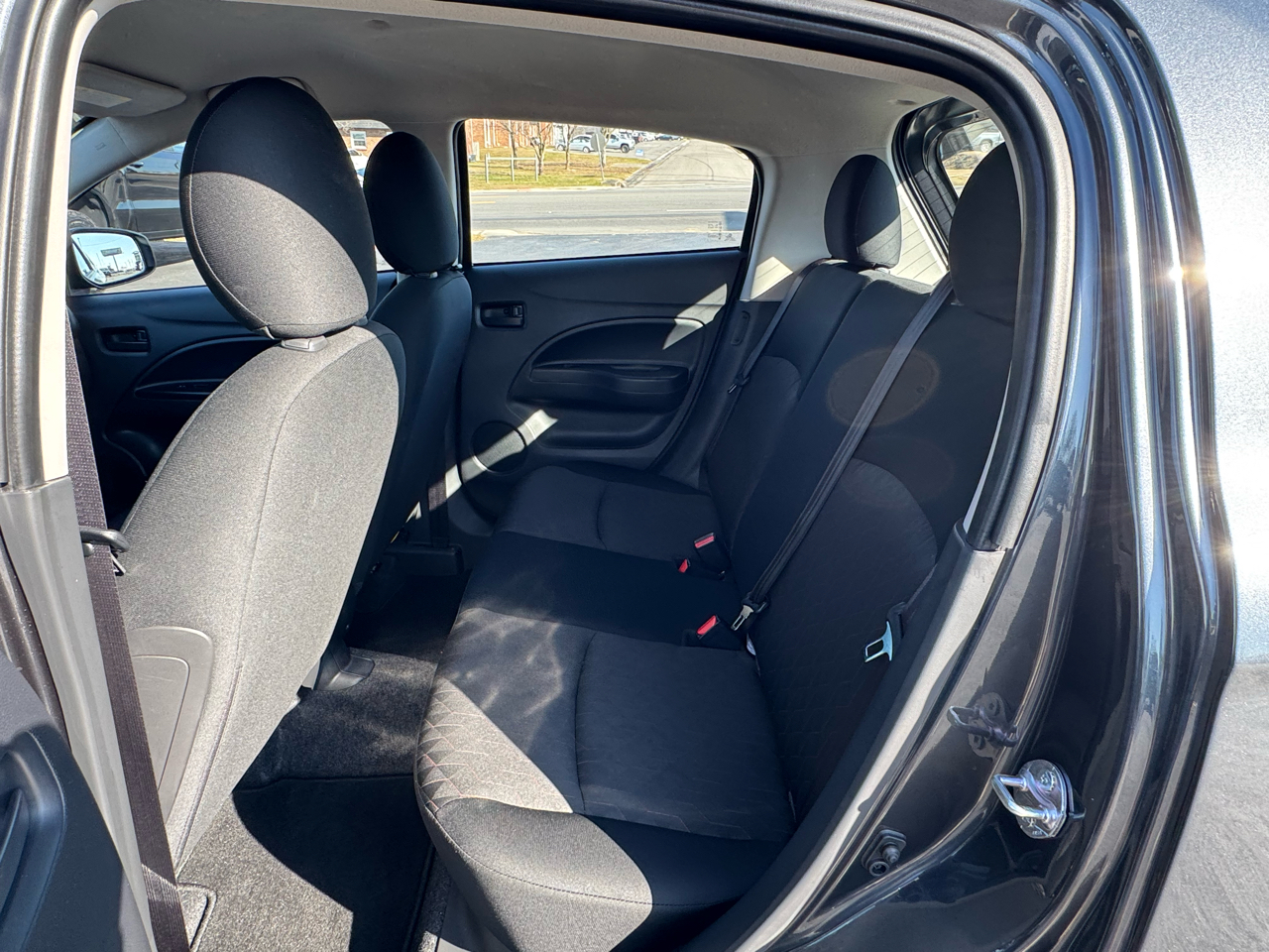 Mitsubishi Mirage ES CVT 2024