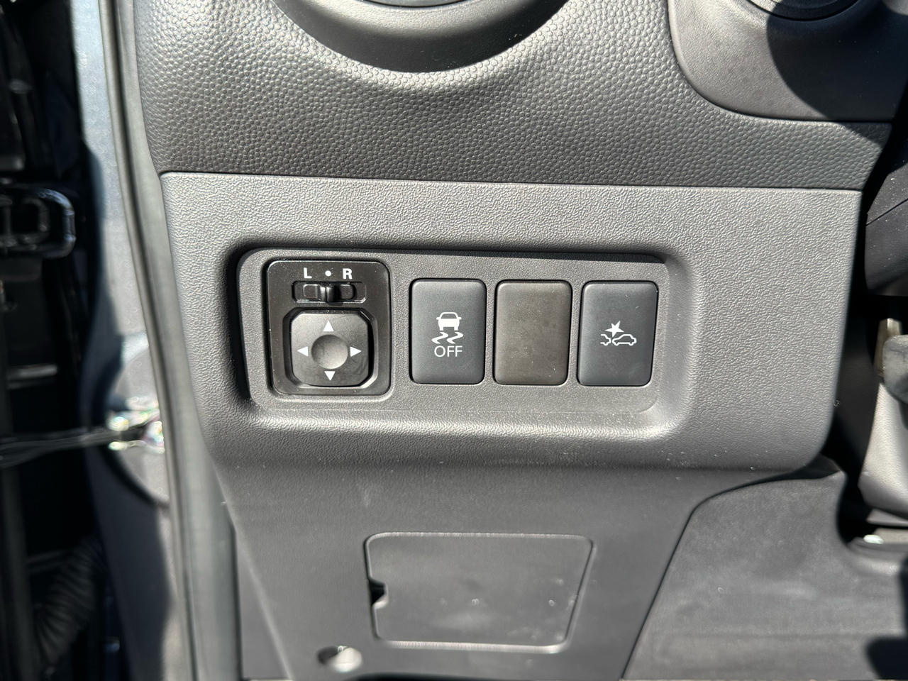 Mitsubishi Mirage ES CVT 2024