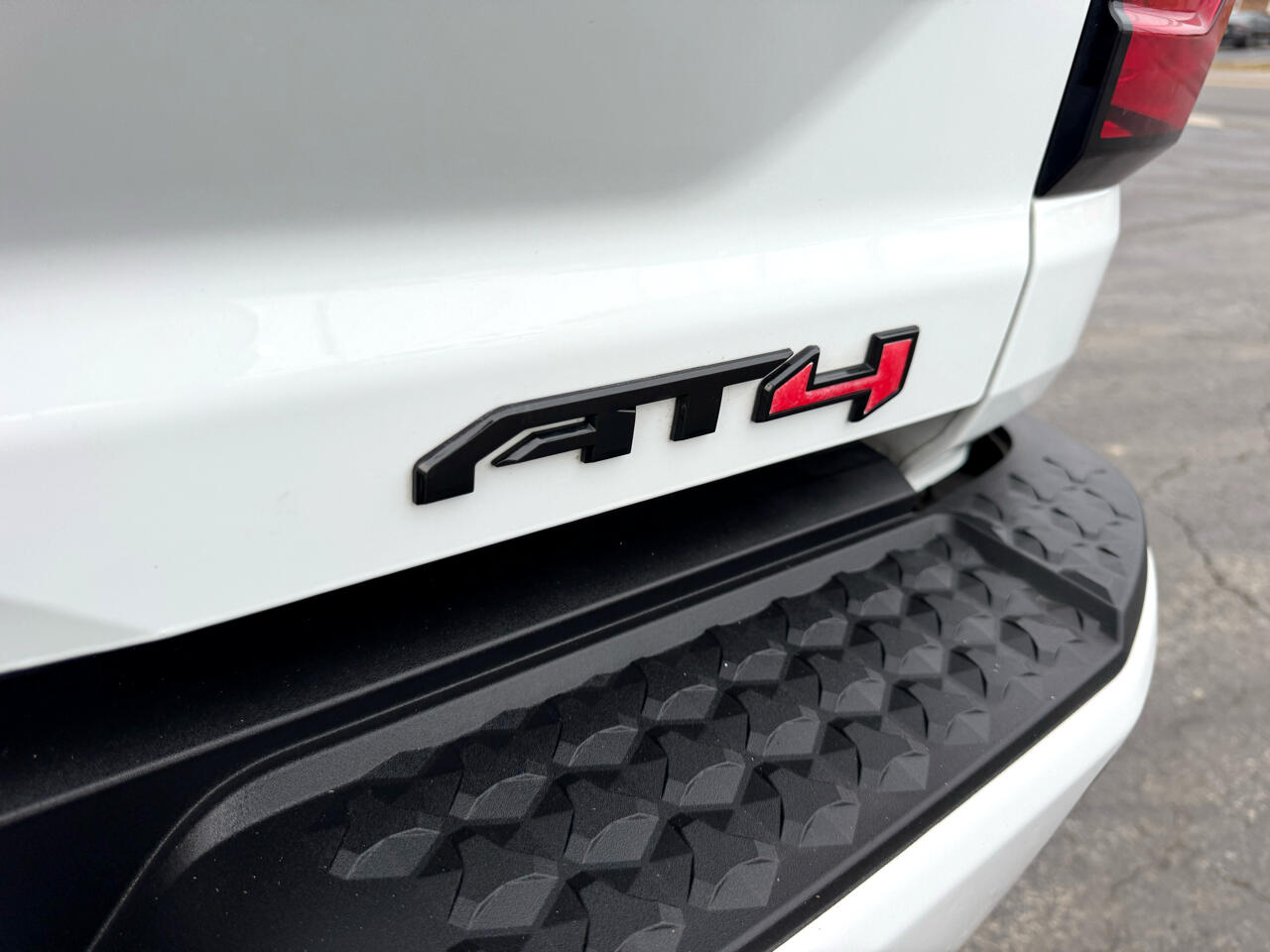 GMC Canyon 4WD Crew Cab AT4 2023