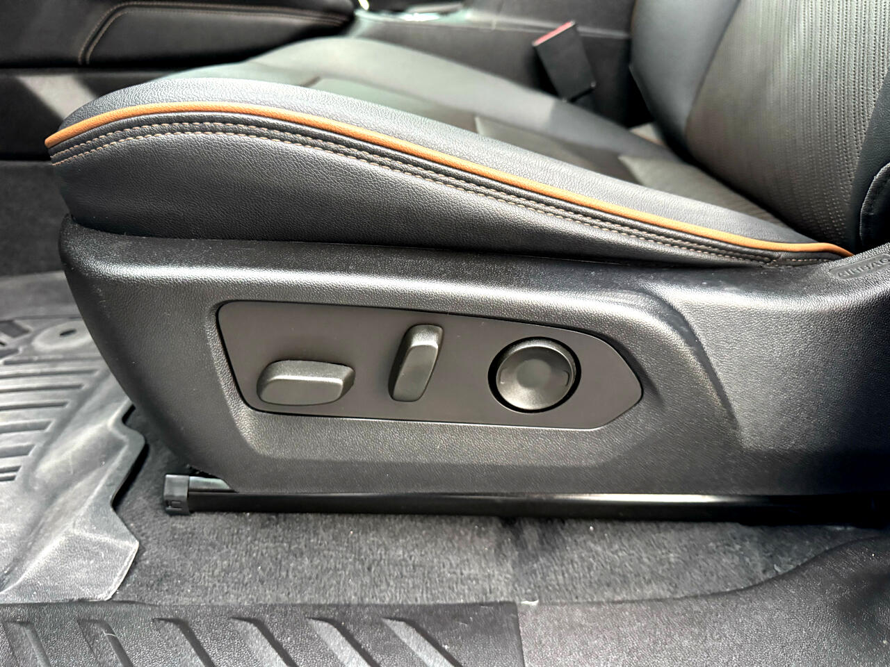 GMC Canyon 4WD Crew Cab AT4 2023