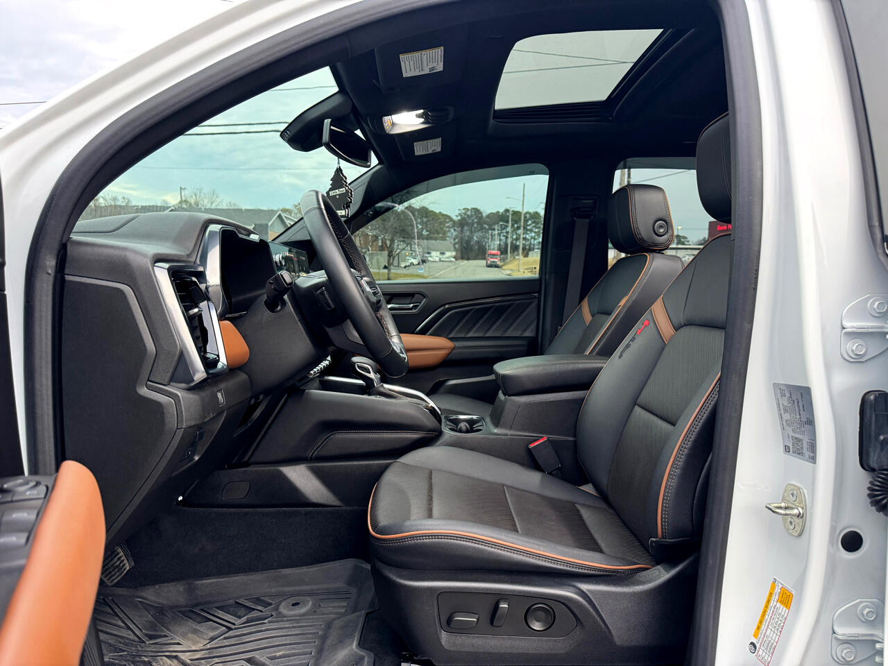 GMC Canyon 4WD Crew Cab AT4 2023