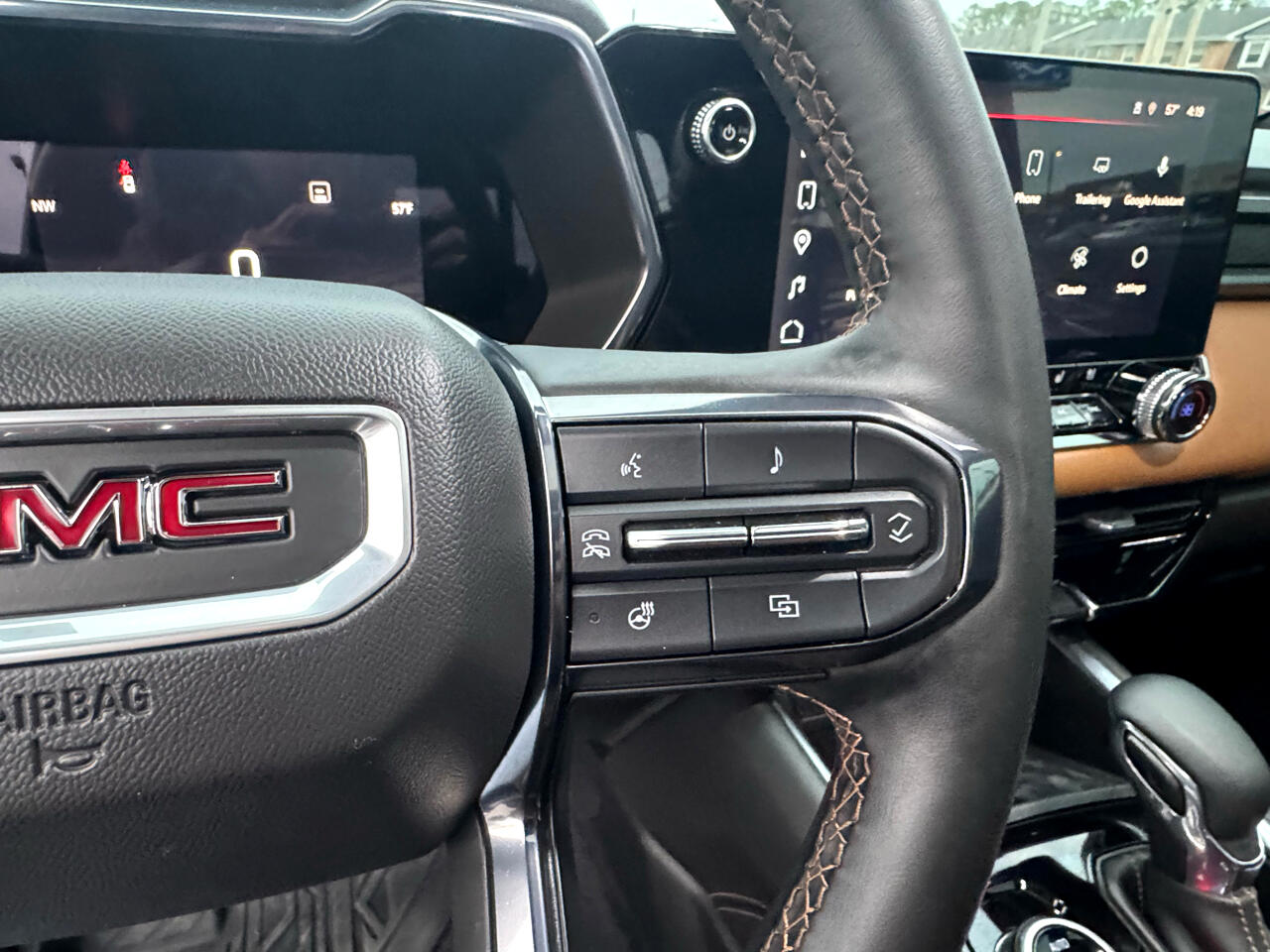 GMC Canyon 4WD Crew Cab AT4 2023