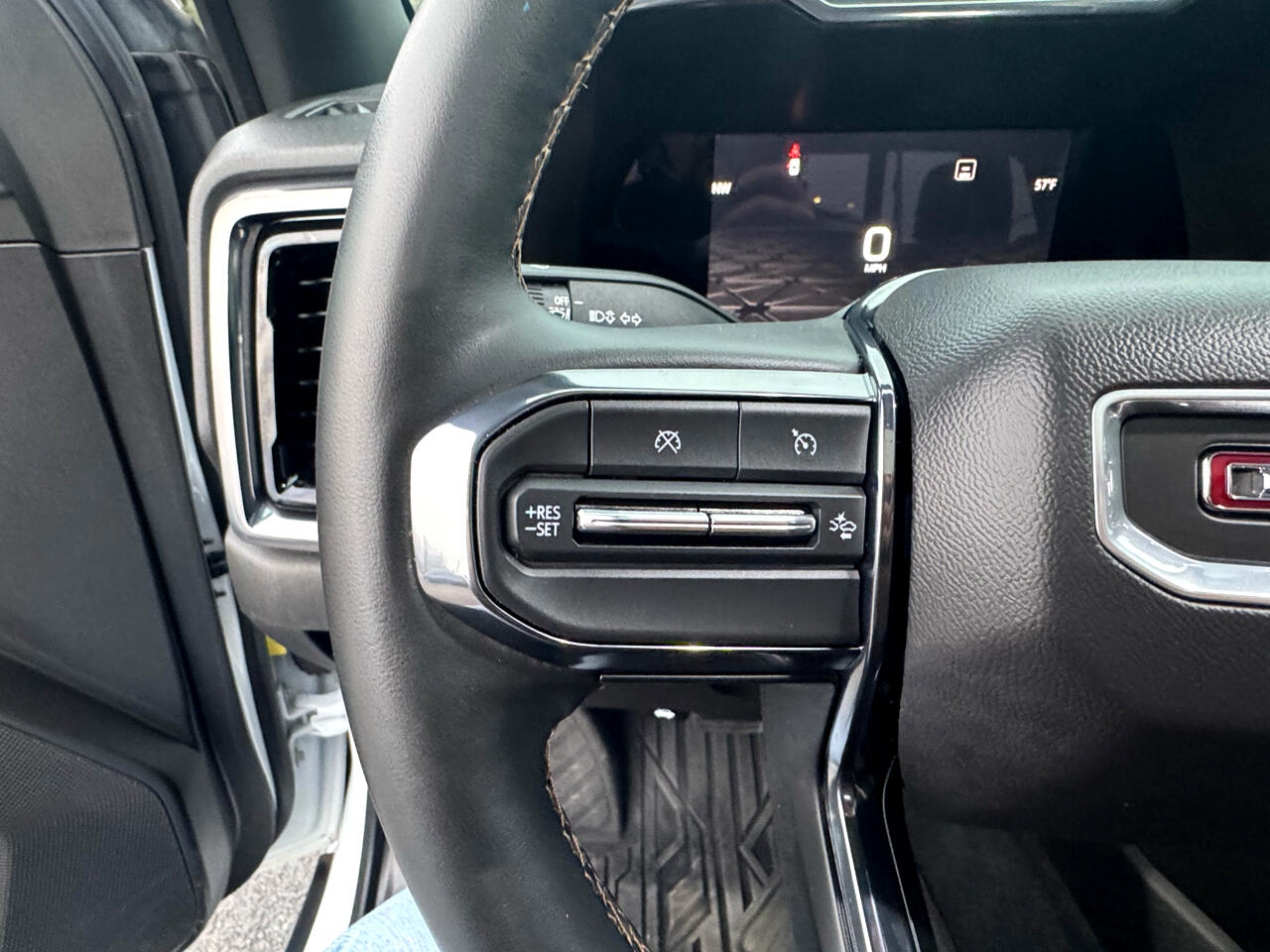 GMC Canyon 4WD Crew Cab AT4 2023