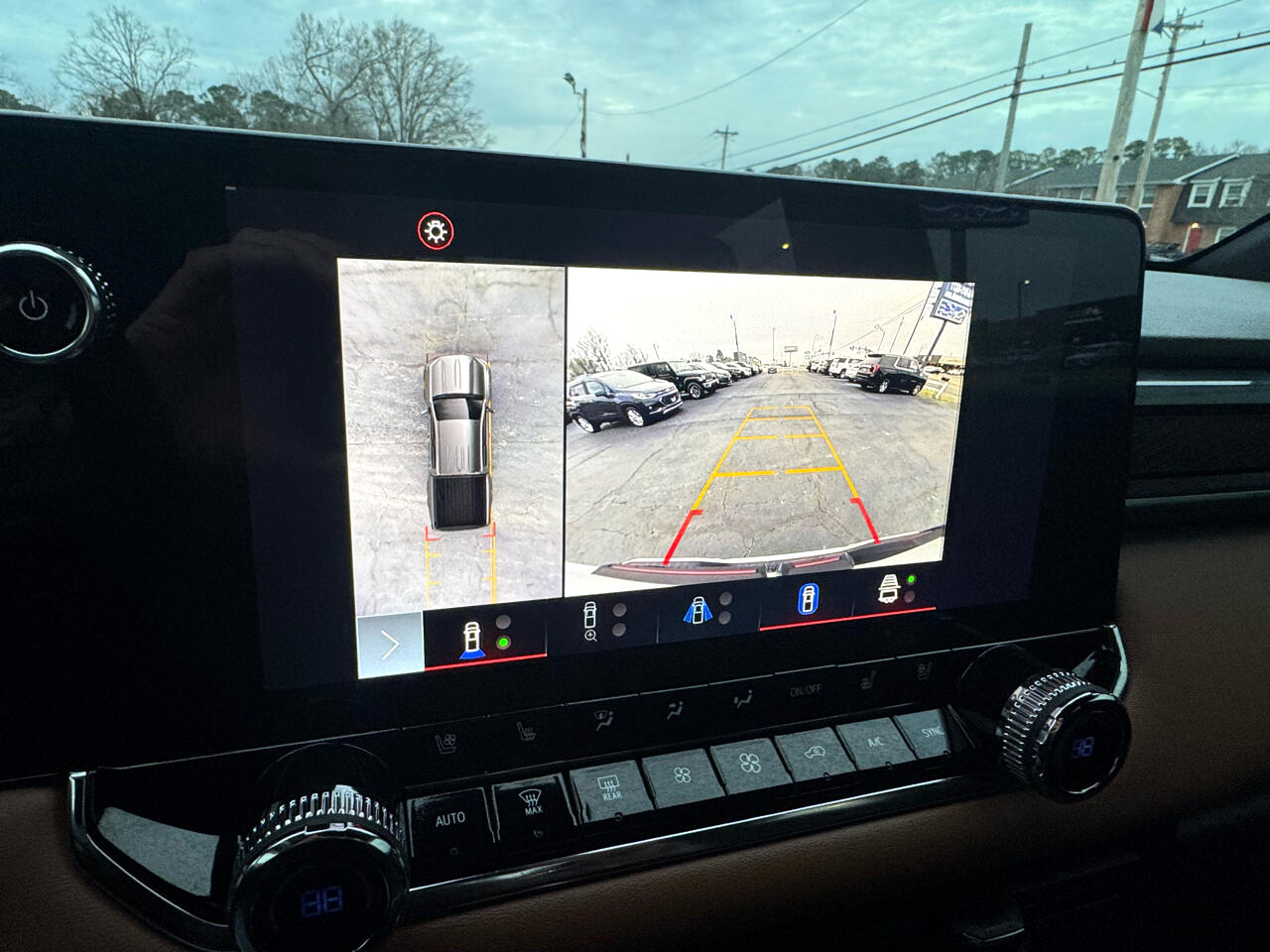 GMC Canyon 4WD Crew Cab AT4 2023