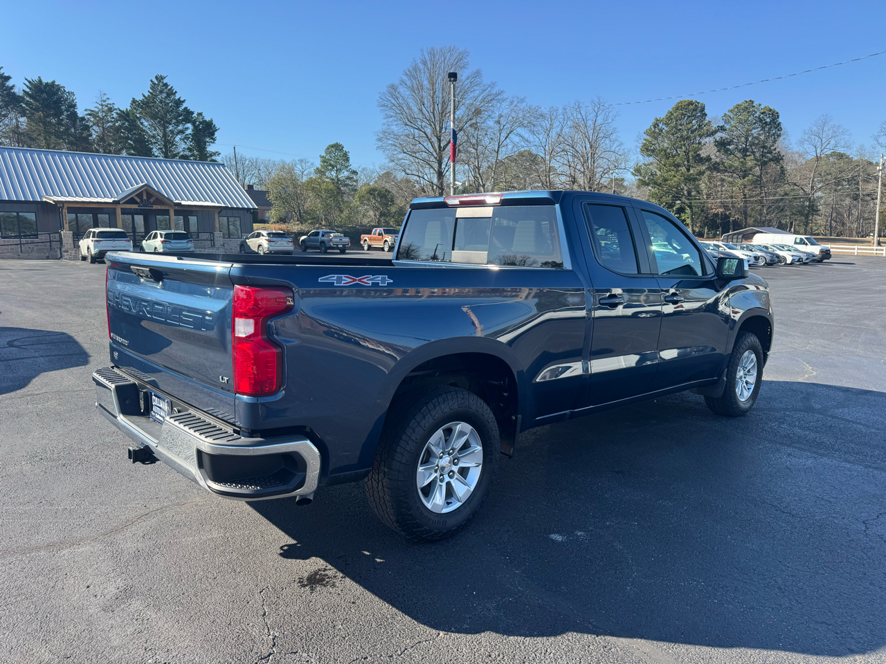 Chevrolet Silverado 1500 4WD Double Cab 147" LT w/1LT 2022
