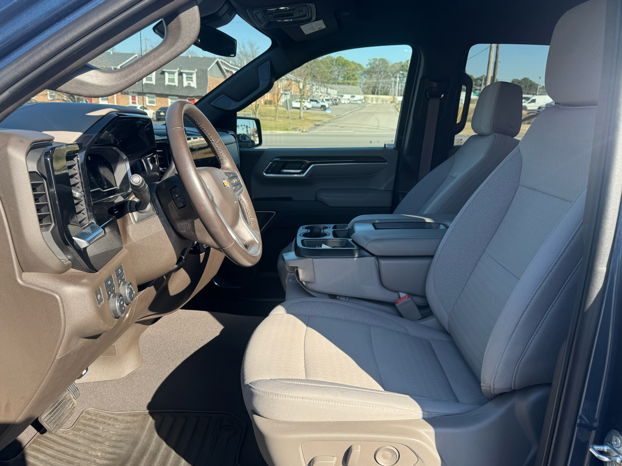 Chevrolet Silverado 1500 4WD Double Cab 147" LT w/1LT 2022