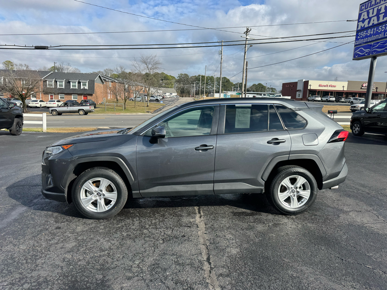 Toyota RAV4 XLE FWD (Natl) 2021