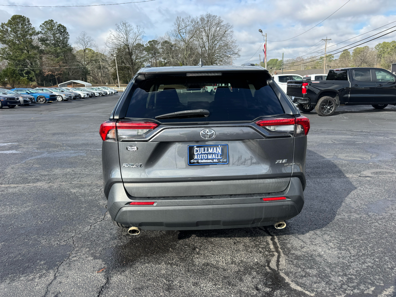 Toyota RAV4 XLE FWD (Natl) 2021