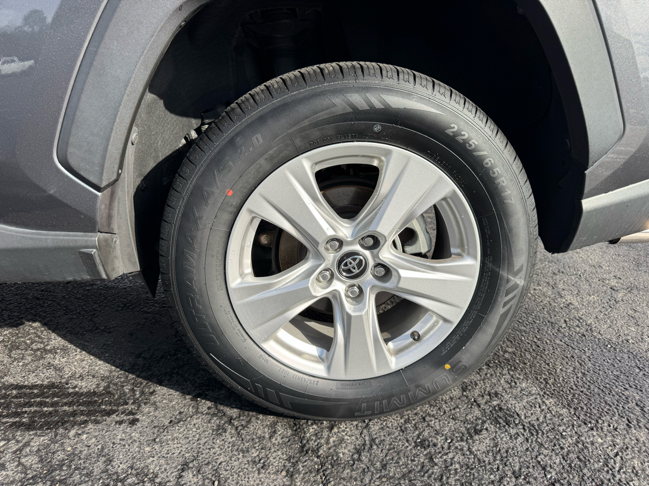 Toyota RAV4 XLE FWD (Natl) 2021