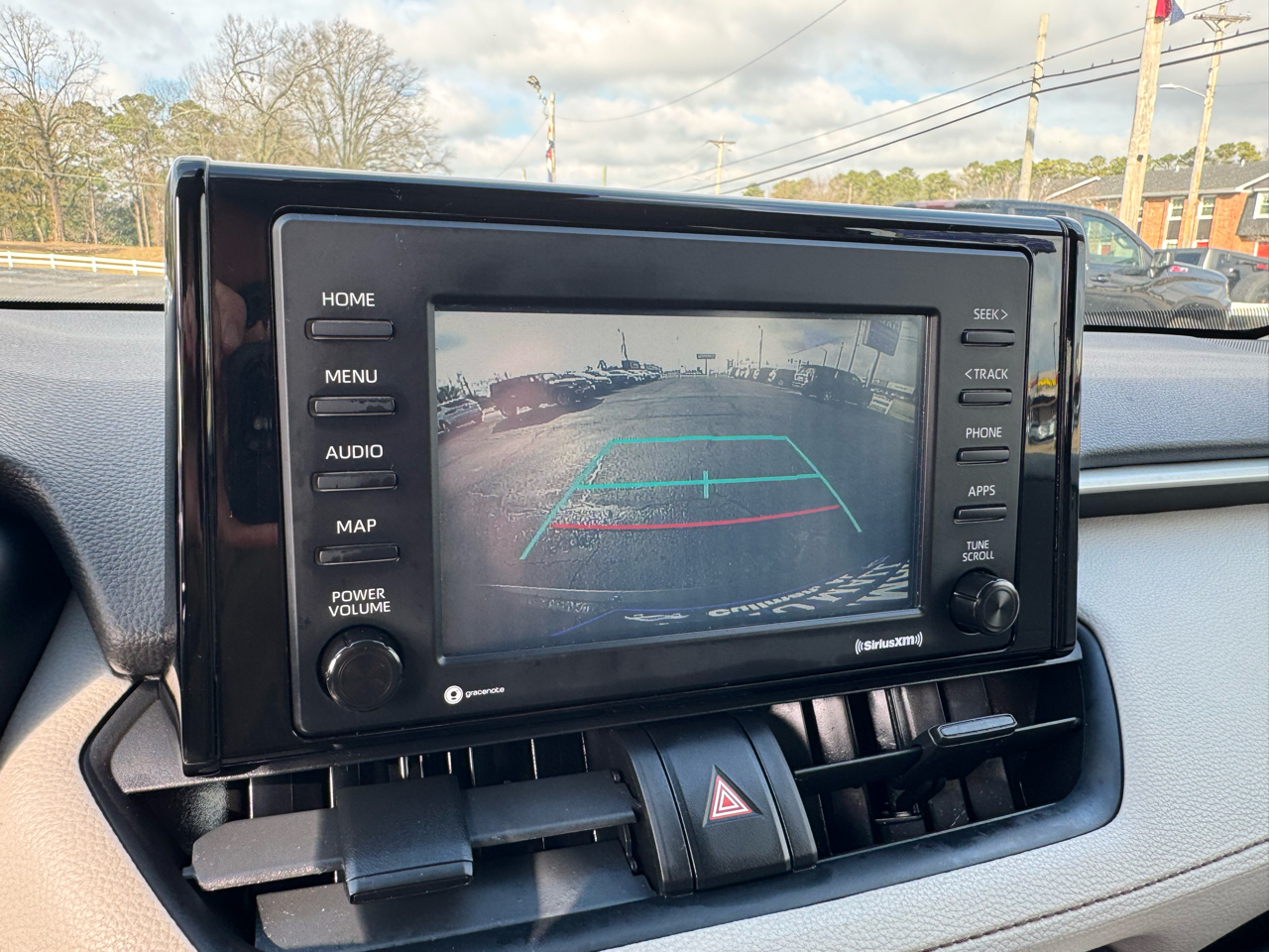 Toyota RAV4 XLE FWD (Natl) 2021