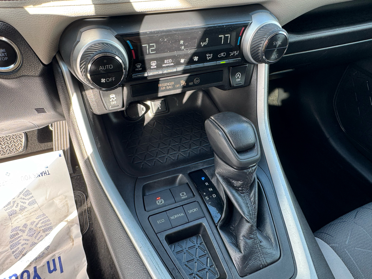 Toyota RAV4 XLE FWD (Natl) 2021