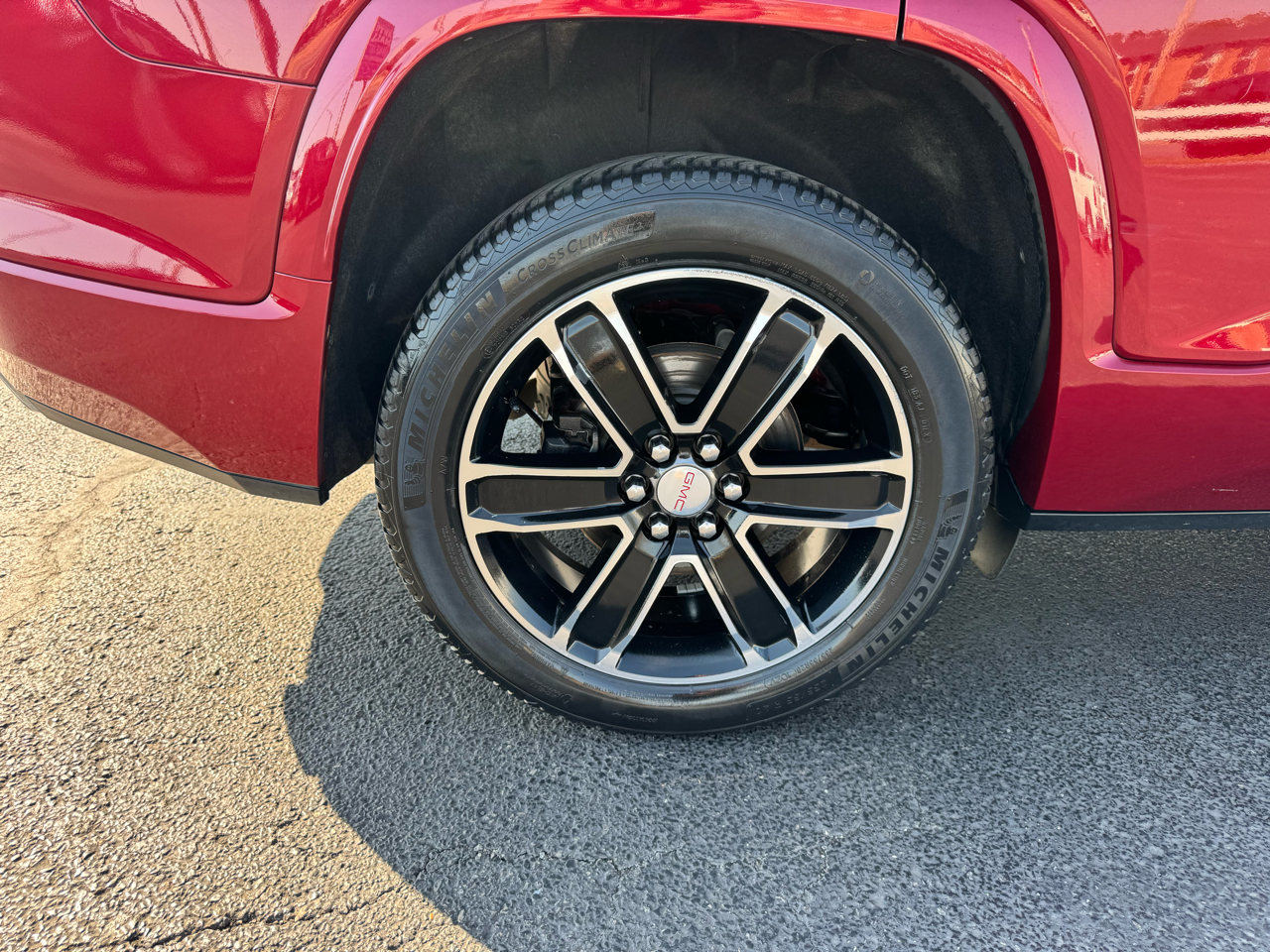GMC Acadia FWD 4dr Denali 2019