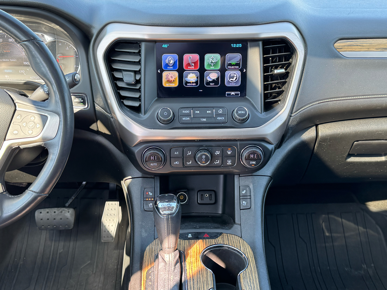 GMC Acadia FWD 4dr Denali 2019