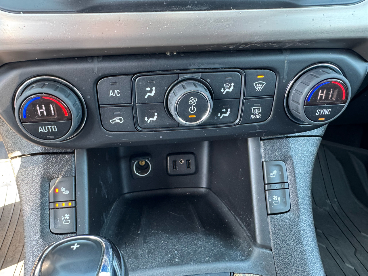 GMC Acadia FWD 4dr Denali 2019