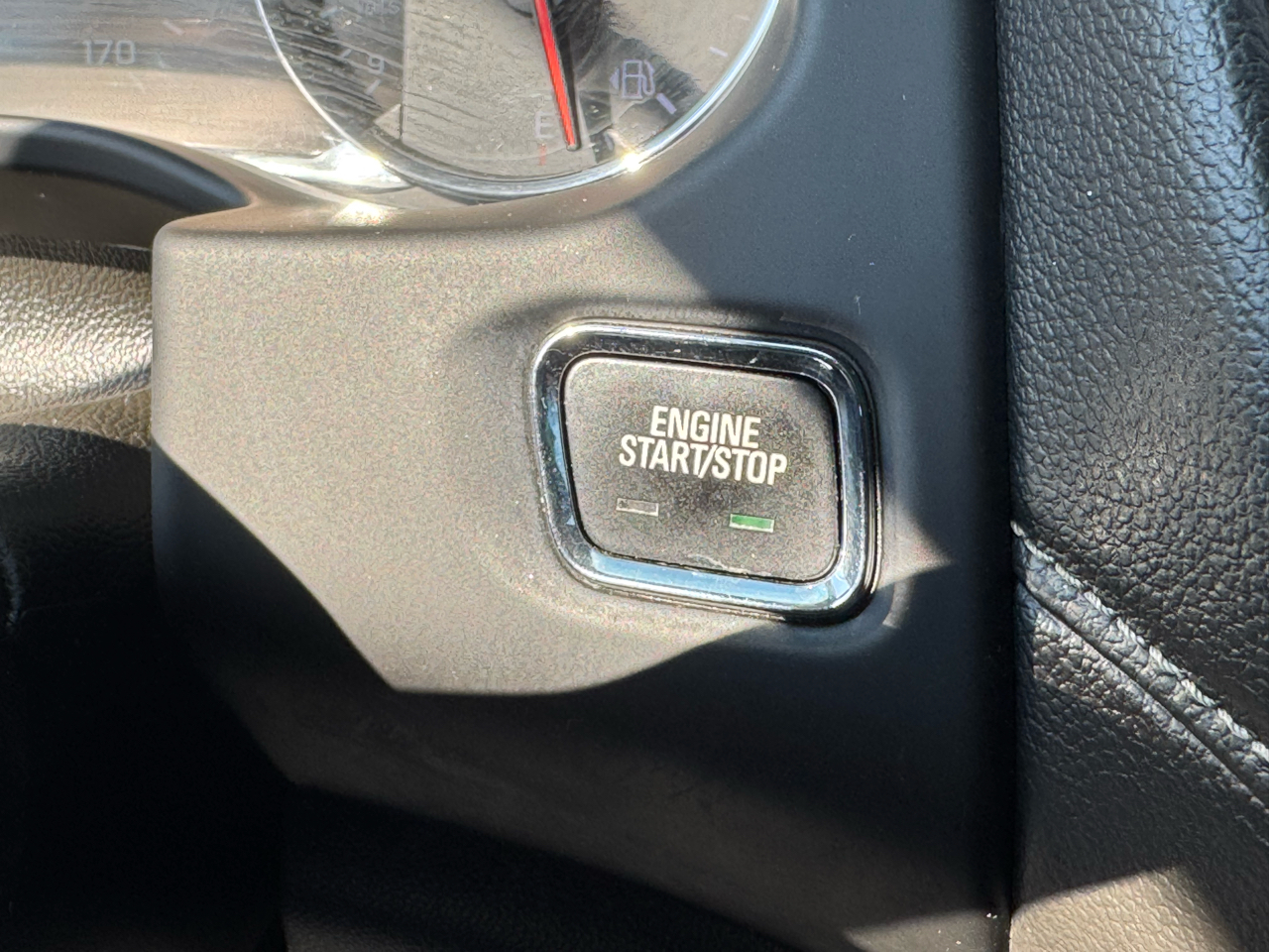 GMC Acadia FWD 4dr Denali 2019