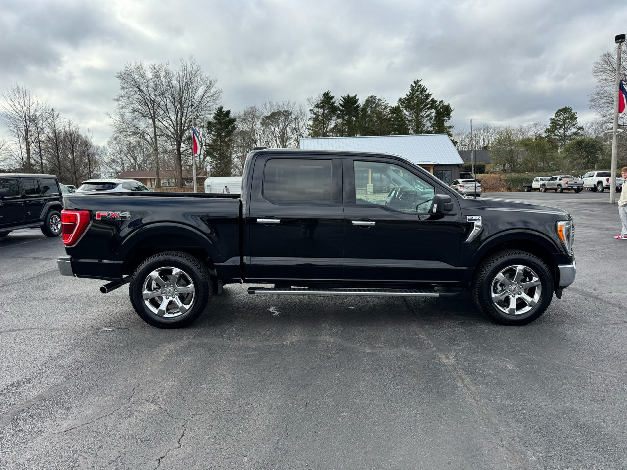 Ford F-150 4WD SuperCrew 145" XLT 2023