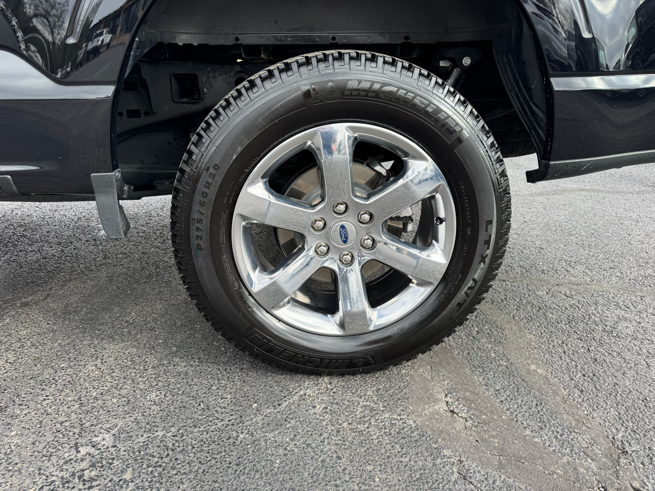 Ford F-150 4WD SuperCrew 145" XLT 2023