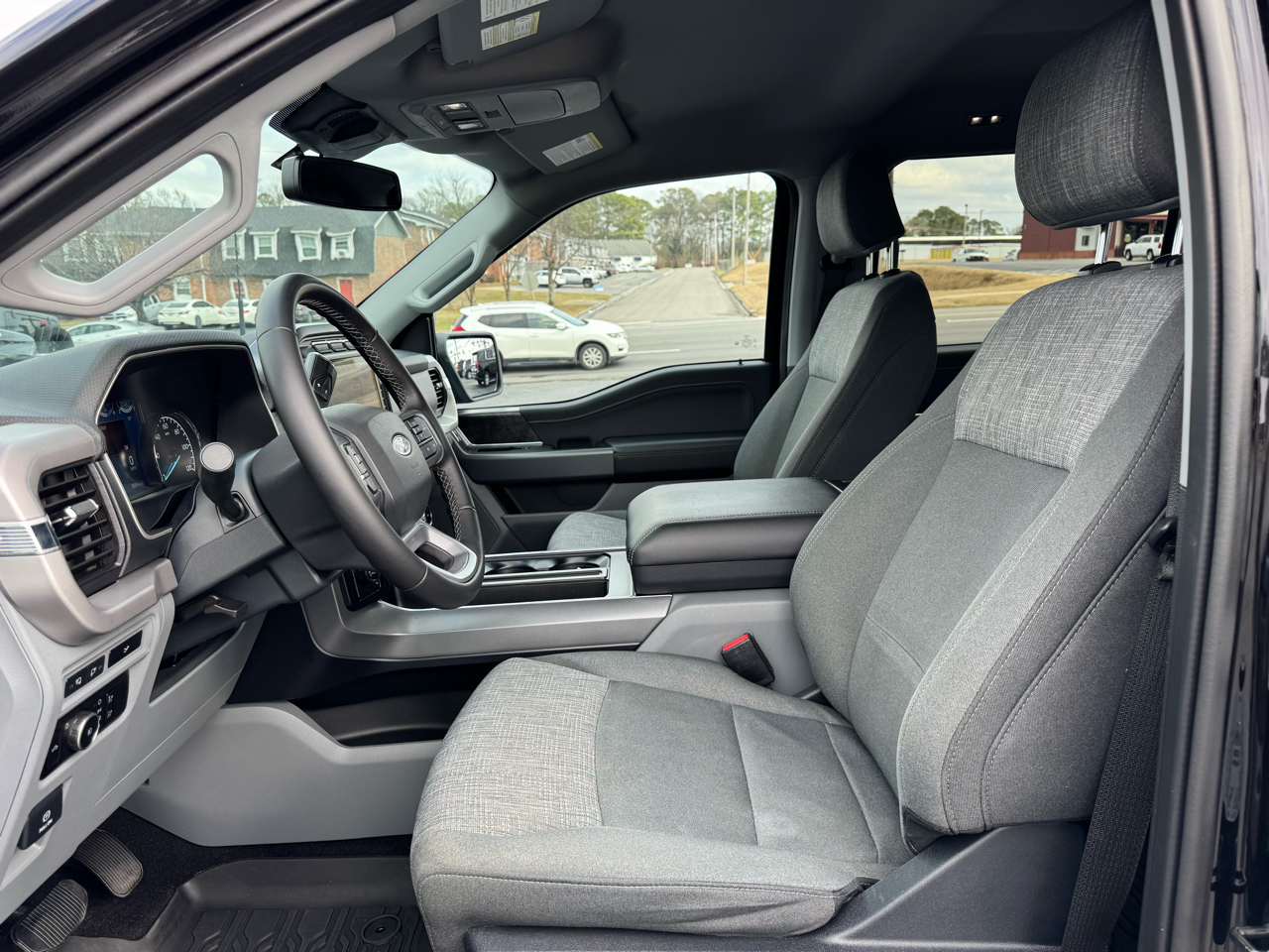 Ford F-150 4WD SuperCrew 145" XLT 2023