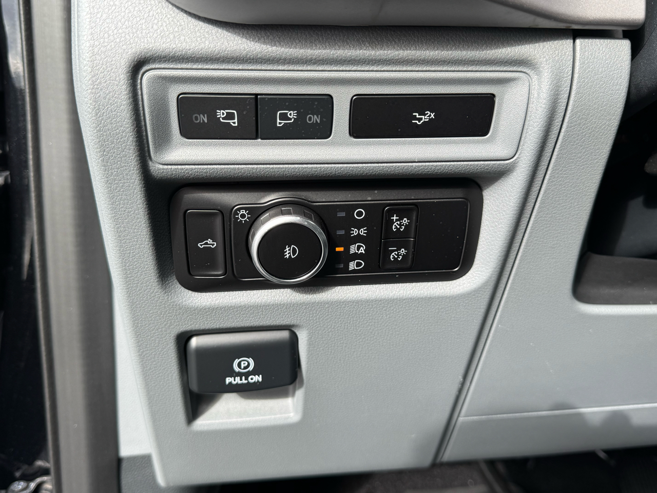 Ford F-150 4WD SuperCrew 145" XLT 2023