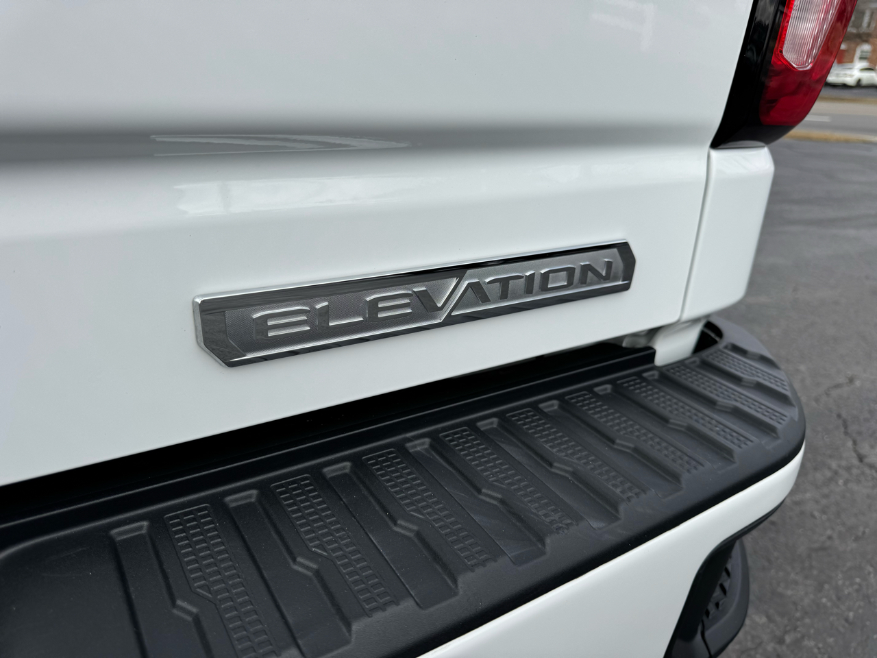 GMC Sierra 1500 4WD Crew Cab 147" Elevation w/3SB 2022