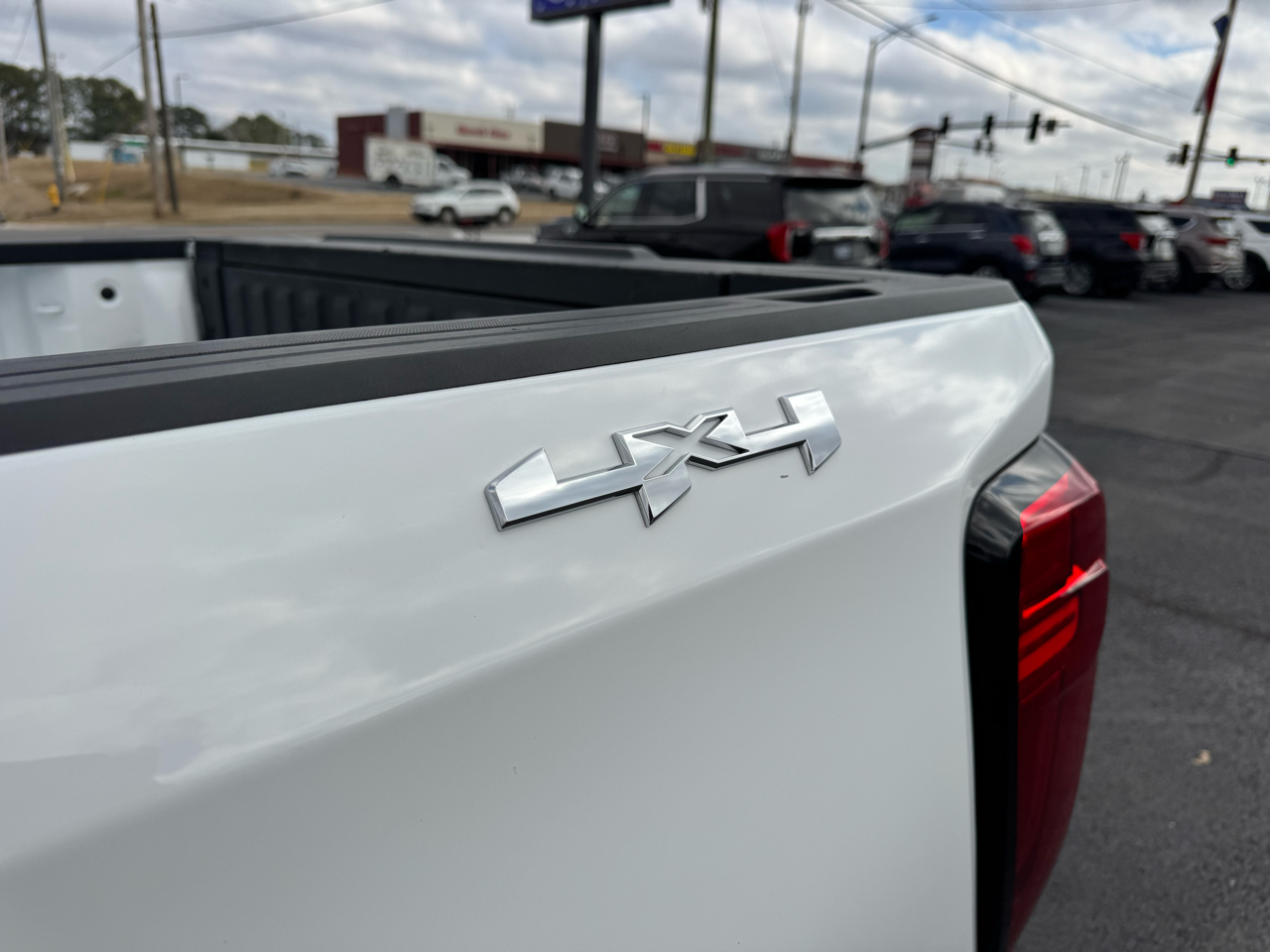 GMC Sierra 1500 4WD Crew Cab 147" Elevation w/3SB 2022