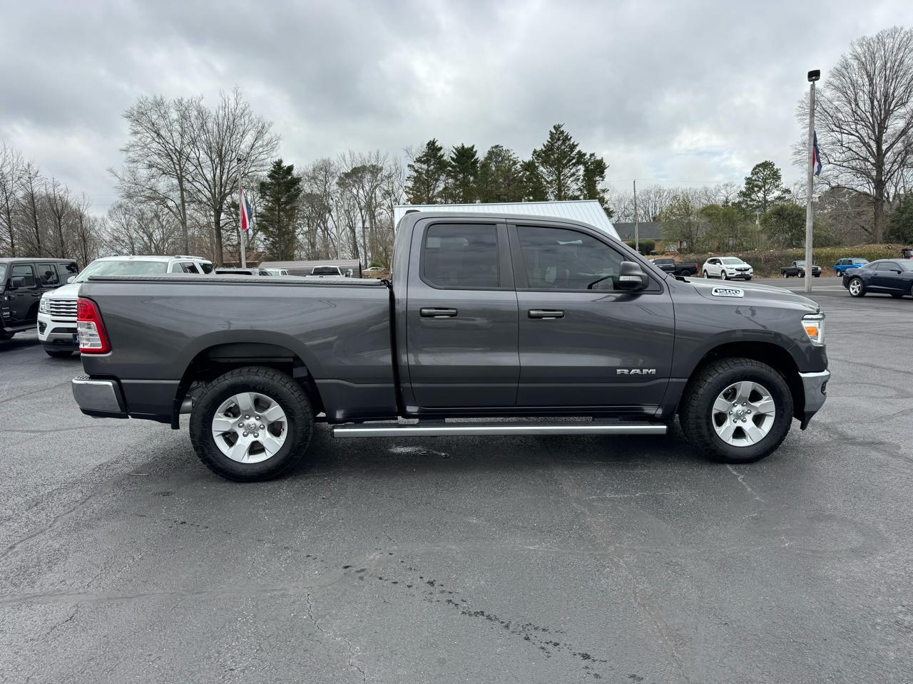 RAM 1500 Big Horn 4x4 Quad Cab 6'4" Box 2022
