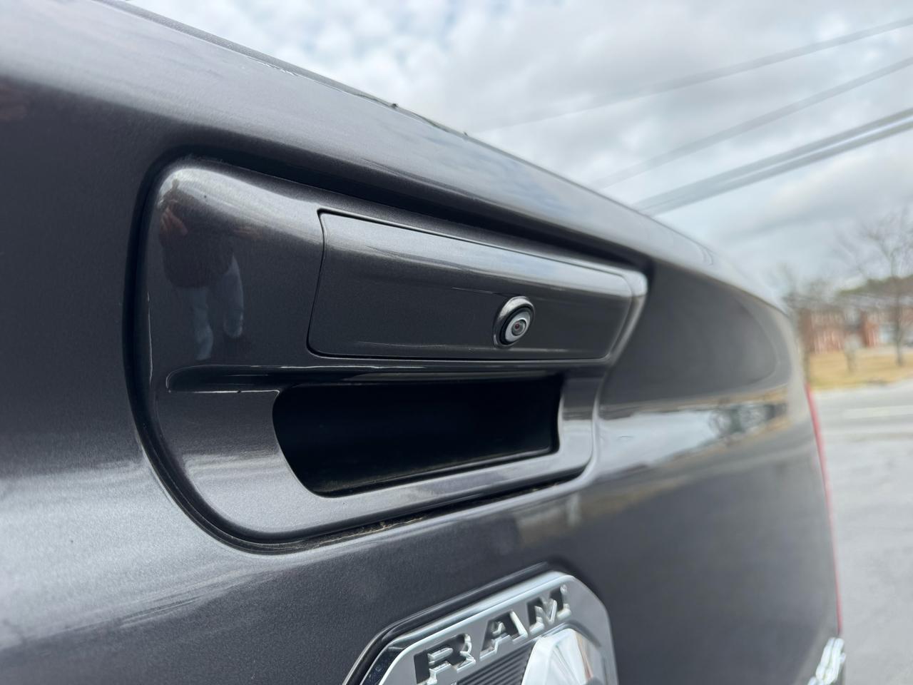 RAM 1500 Big Horn 4x4 Quad Cab 6'4" Box 2022