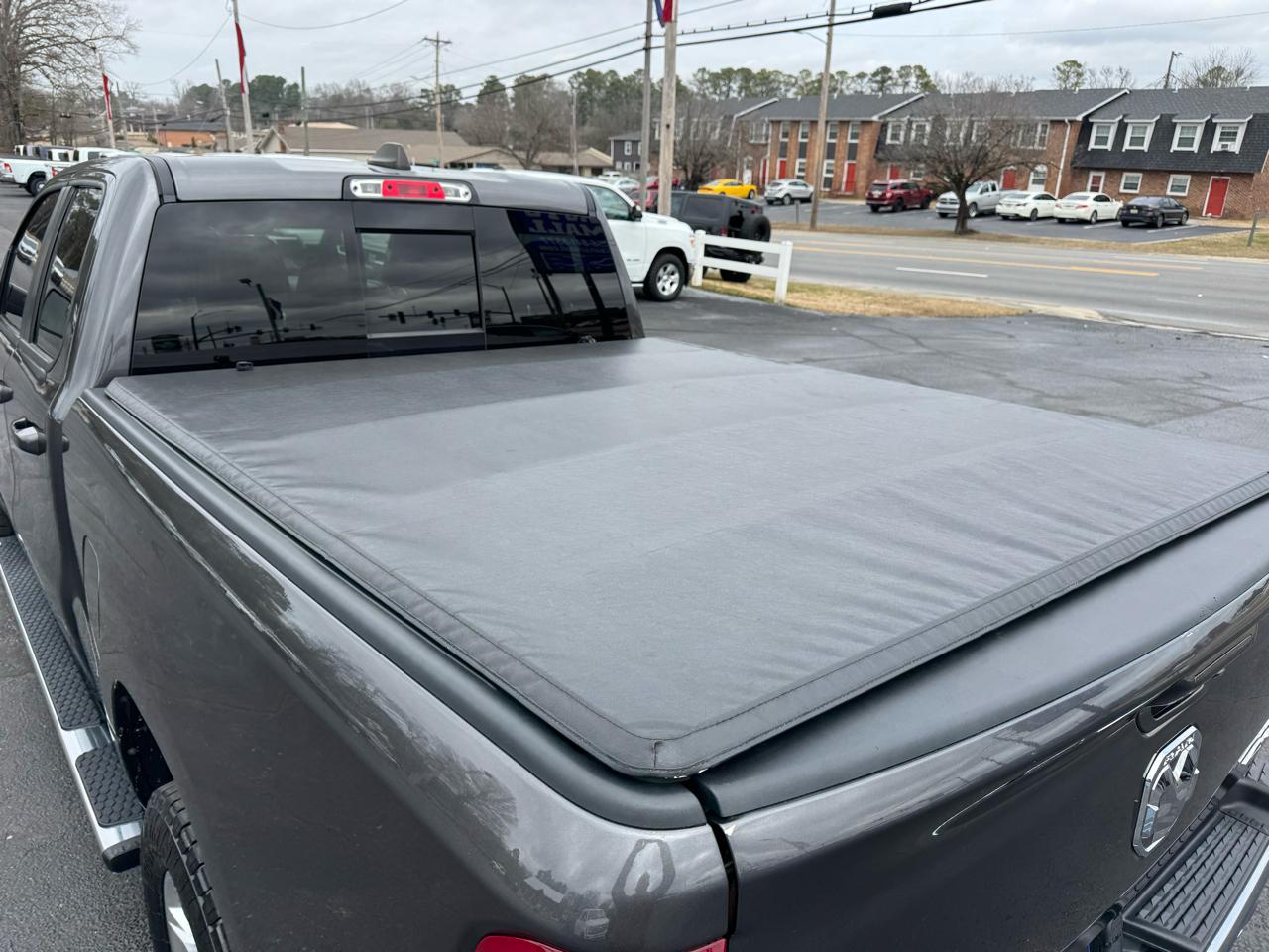 RAM 1500 Big Horn 4x4 Quad Cab 6'4" Box 2022