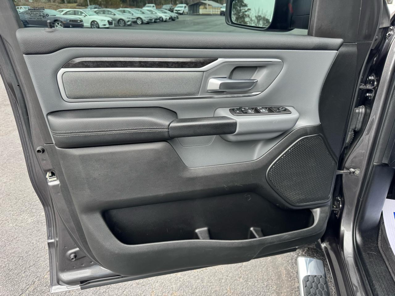 RAM 1500 Big Horn 4x4 Quad Cab 6'4" Box 2022