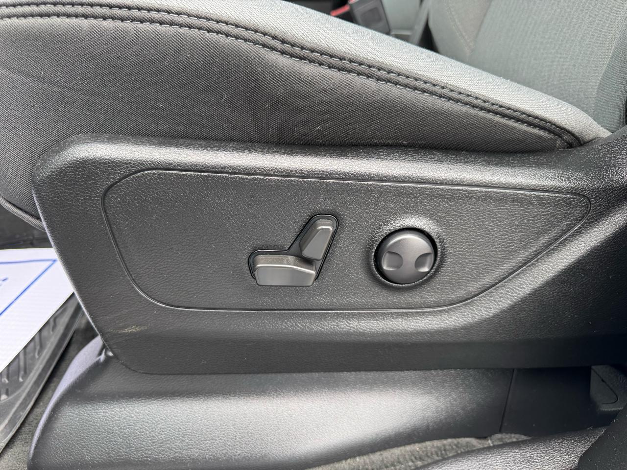 RAM 1500 Big Horn 4x4 Quad Cab 6'4" Box 2022