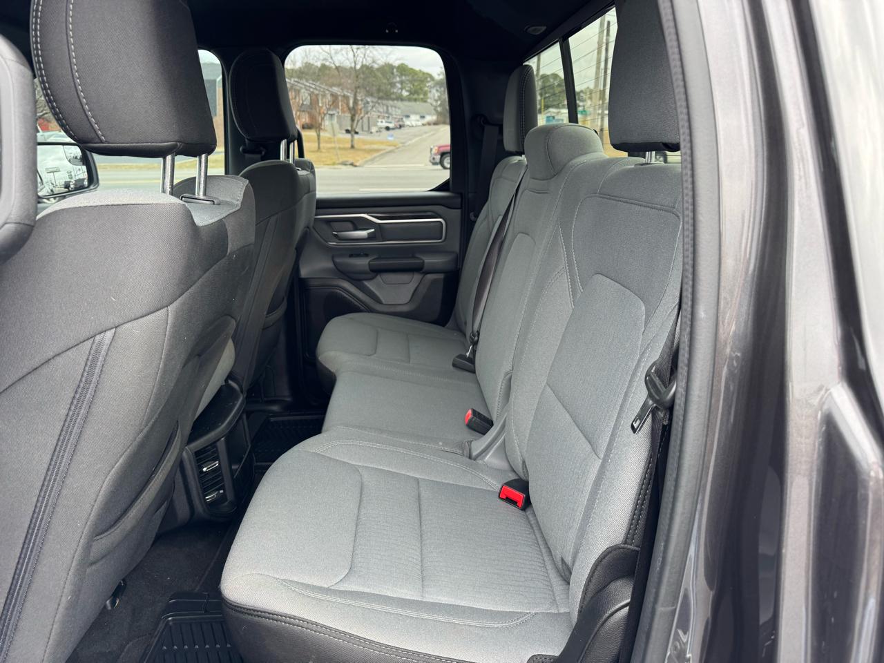 RAM 1500 Big Horn 4x4 Quad Cab 6'4" Box 2022