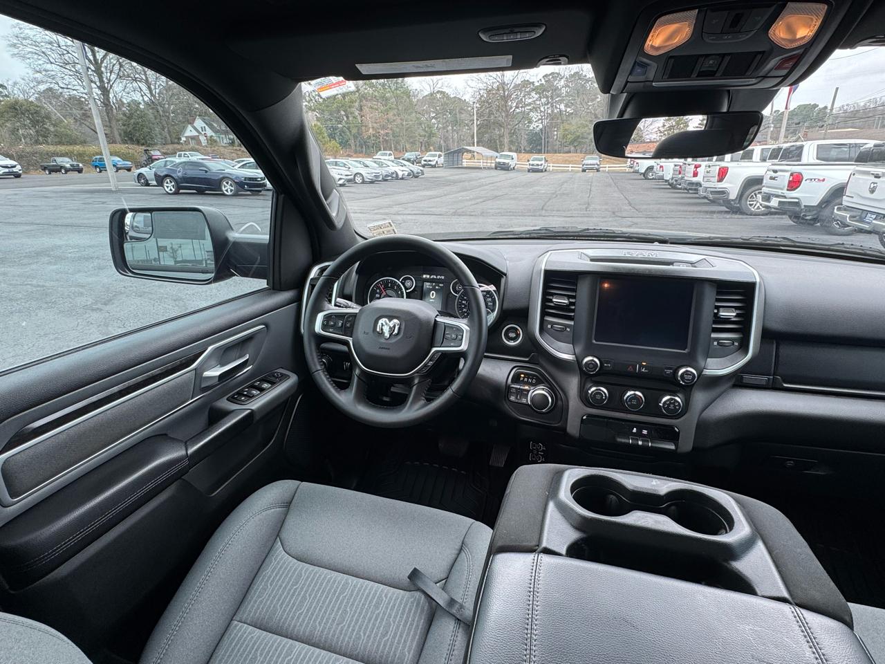 RAM 1500 Big Horn 4x4 Quad Cab 6'4" Box 2022