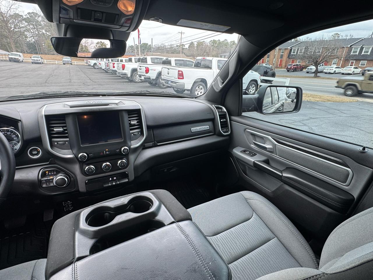 RAM 1500 Big Horn 4x4 Quad Cab 6'4" Box 2022