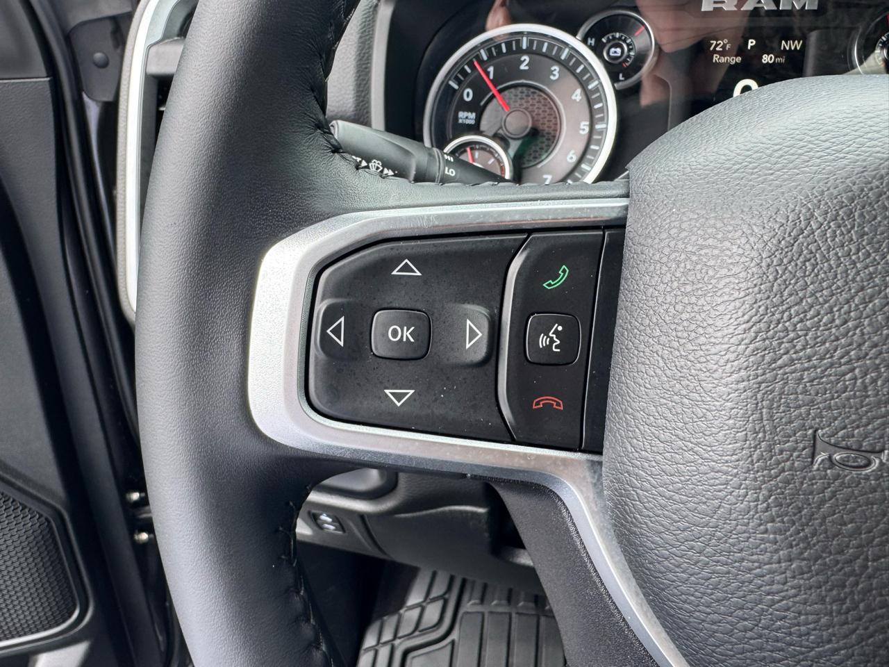 RAM 1500 Big Horn 4x4 Quad Cab 6'4" Box 2022