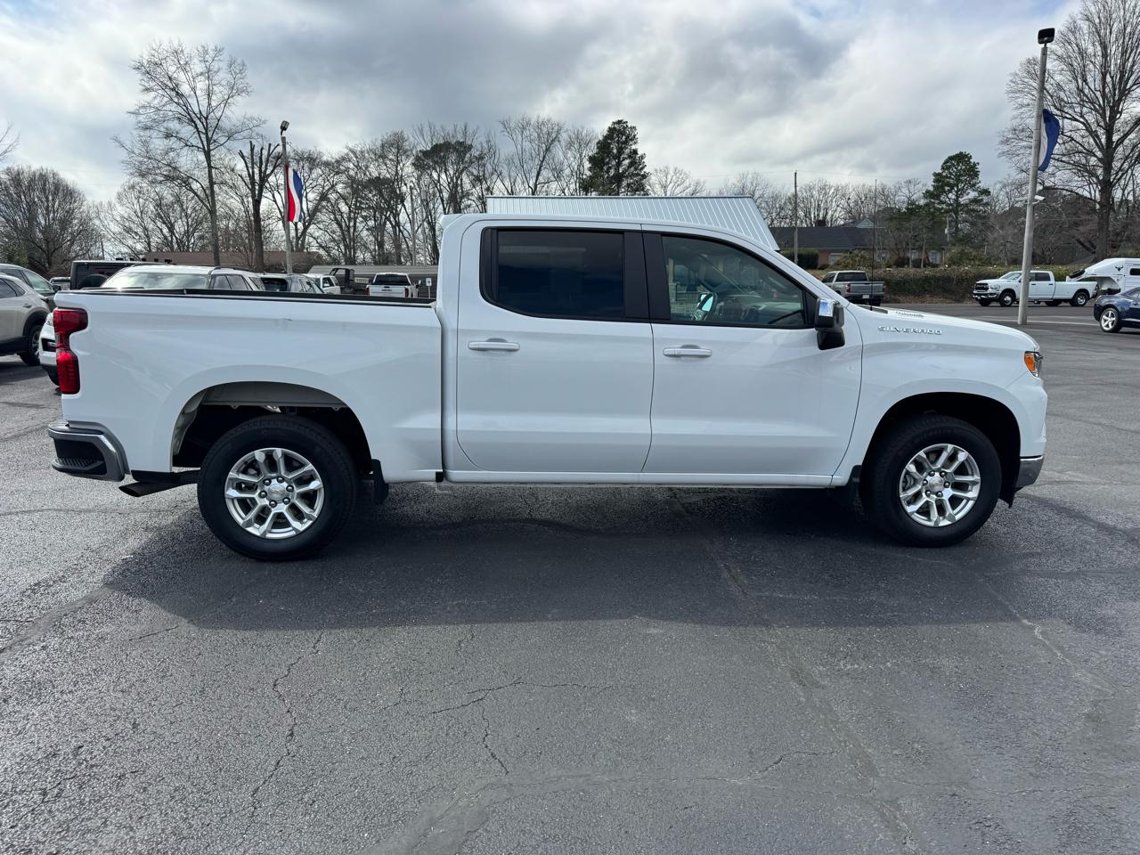 Chevrolet Silverado 1500 2WD Crew Cab 147" LT 2025