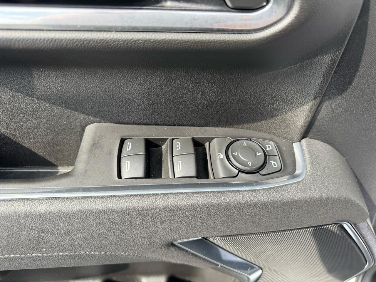 Chevrolet Silverado 1500 2WD Crew Cab 147" LT 2025