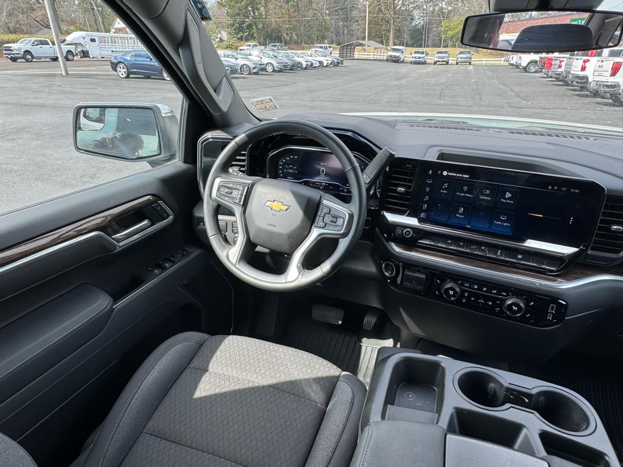 Chevrolet Silverado 1500 2WD Crew Cab 147" LT 2025