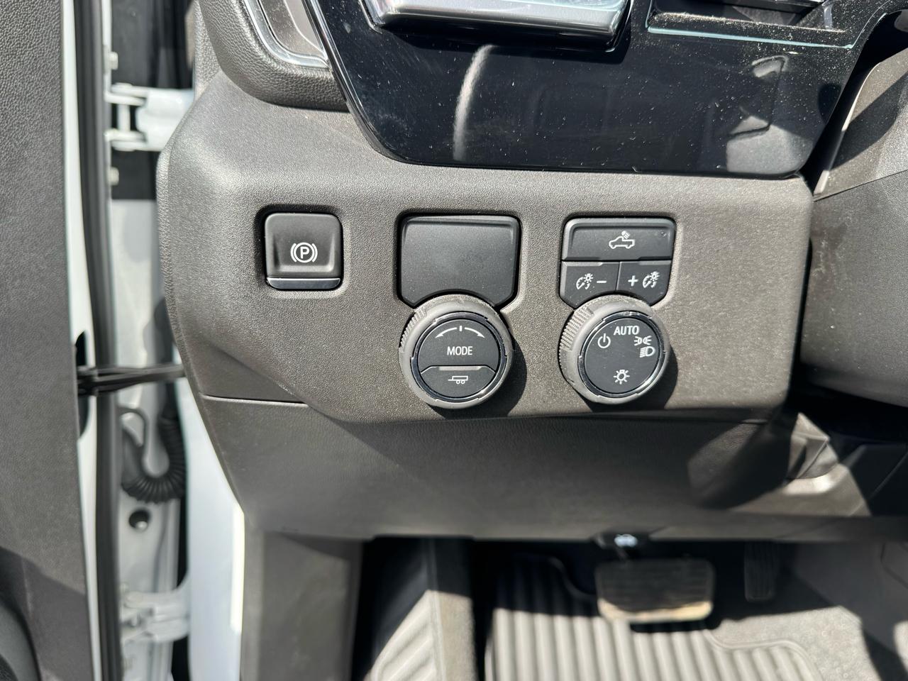 Chevrolet Silverado 1500 2WD Crew Cab 147" LT 2025