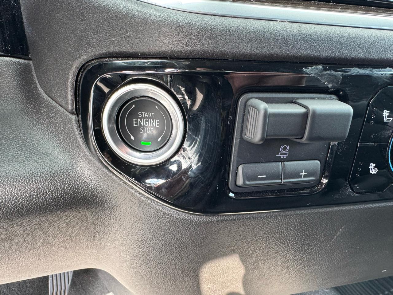 Chevrolet Silverado 1500 2WD Crew Cab 147" LT 2025